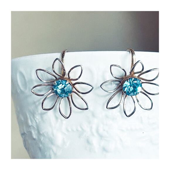 Bugbee and Niles Floral Blue Rhinestone Earrings Gold Tone Screw Back Vintage - Picture 2 of 5
